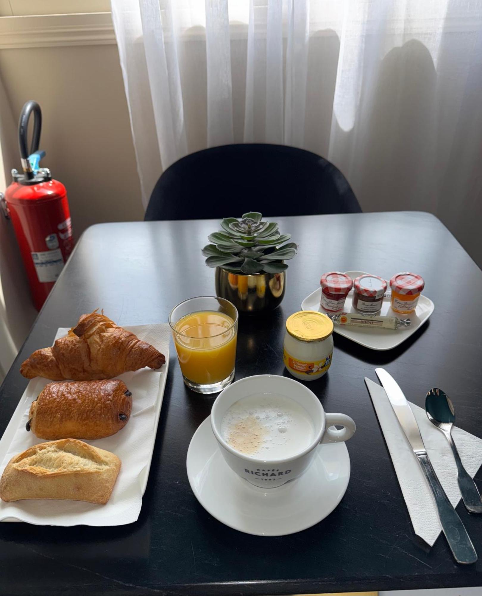 La Caravelle Hotel Aix-en-Provence Buitenkant foto